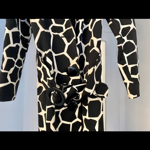 Bergdorf Goodman Milly Creamish and Black Giraffe Print Jacket - Picture 8 of 11